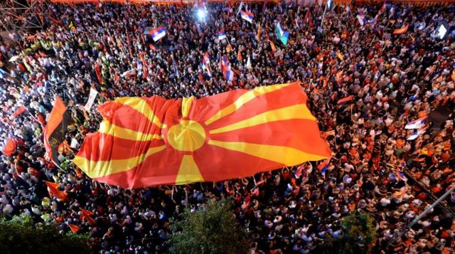 Makedonija-zname-miting-VMRO-640x357