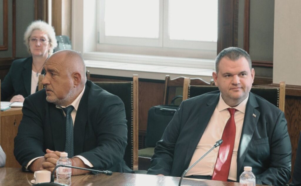 Борисов и Пеевски останаа без телохранители по наредба на Радев