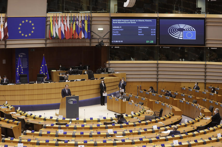 Црна Гора и Албанија чекор понапред кон ЕУ – Европскиот парламент им ги усвои извештаите за напредокот