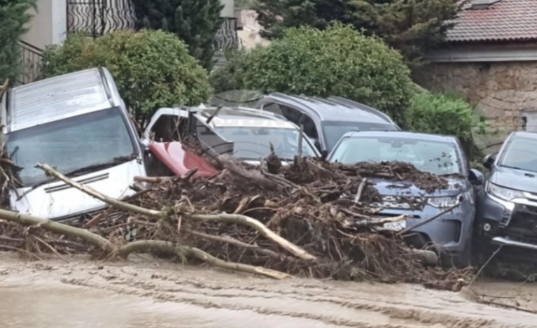 Хаос во Словенија: Силна бура активираше 50 свлечишта, штетите се во милиони евра