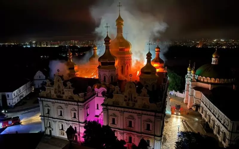 (Видео) Русија бомбардираше едно од најголемите христијански светилишта во Киев