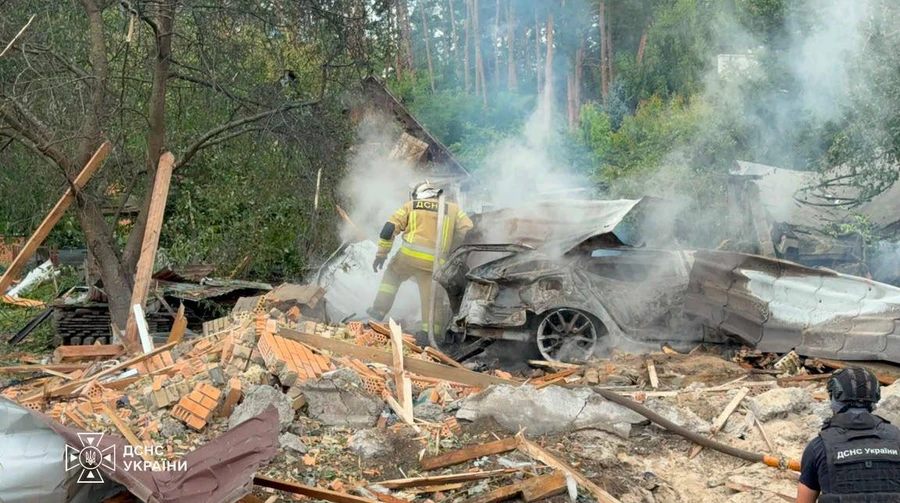Десетмина загинати и околу 100 повредени во руски ракетен напaд блиску до Киев
