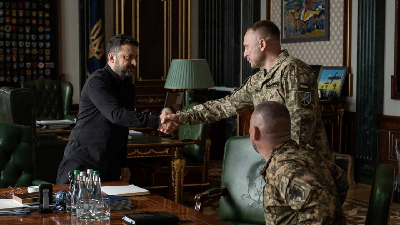 Зеленски побара од новиот врховен командант на војската да ја интензивира офанзивата