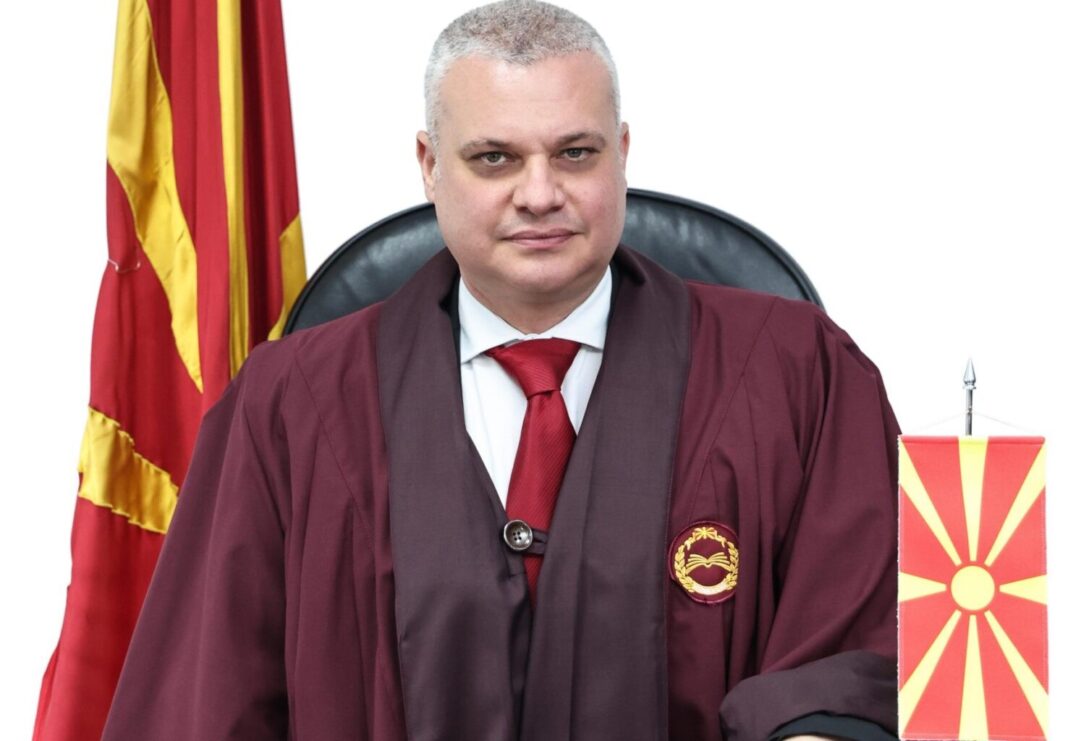 Гоце Наумовски и формално не е повеќе уставен судија, Собранието му ја констатира оставката