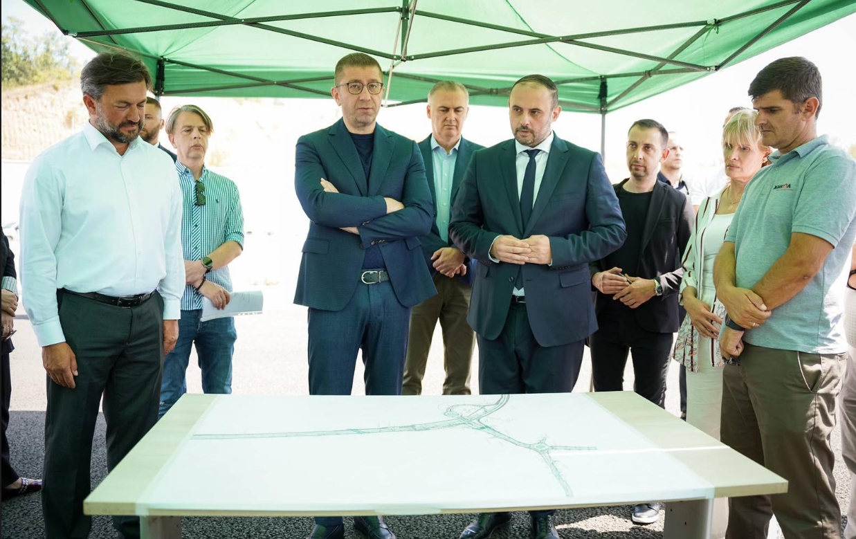 Мицкоски: Владата продолжува со силна поддршка за развој на Скопје, следува набавка на нова комунална опрема и електрични автобуси