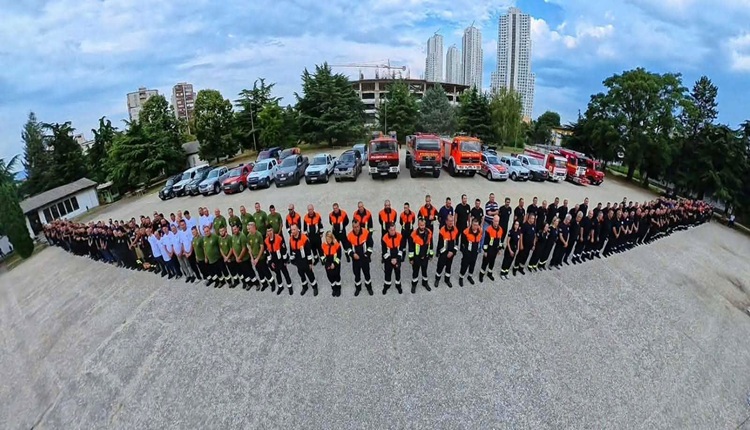 МАКЕДОНИЈА ГО ЗАСИЛУВА ФРОНТОТ ПРОТИВ ПОЖАРИТЕ: Три „ер трактори“, хеликоптери и 250 доброволци под една команда