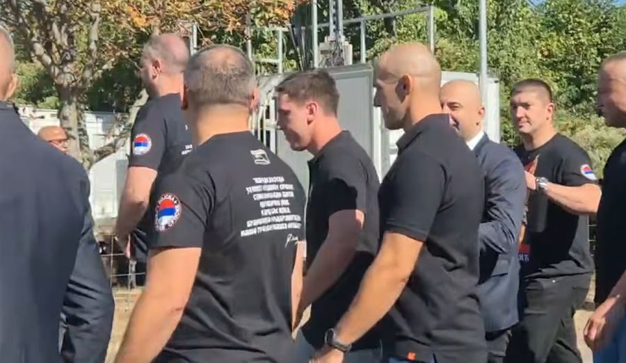 Синот на Вучиќ, Вулин, Боцан-Харченко, Никола Селаковиќ – Кој се присуствуваше на погребот на Младиќ?