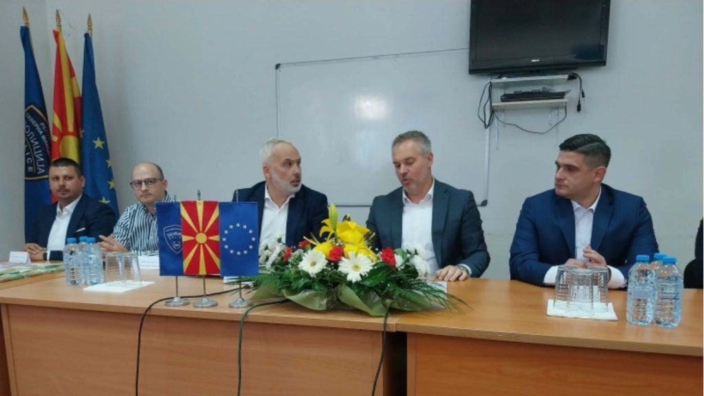 Јанев: Сузбиената група во Скопје проневерила над два милиони евра, во дополнителни претреси одземени уште две луксузни возила и пари