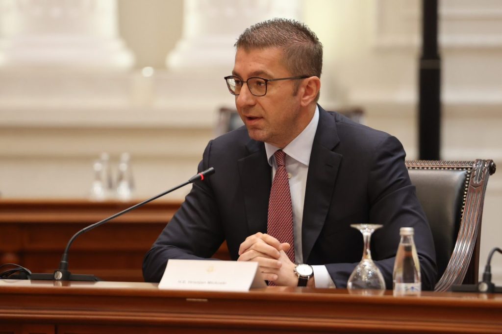 Мицкоски телефонски разговарал со Срдановиќ: Верувам дека добрите односи меѓу Македонија и Србија ќе продолжат да се развиваат